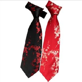 Fashional Red Plum Flower Pattern Pure Silk Yarn Dyed Tie